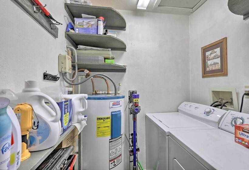 Bright Pine Cabin: Direct Trail Access & Deck!