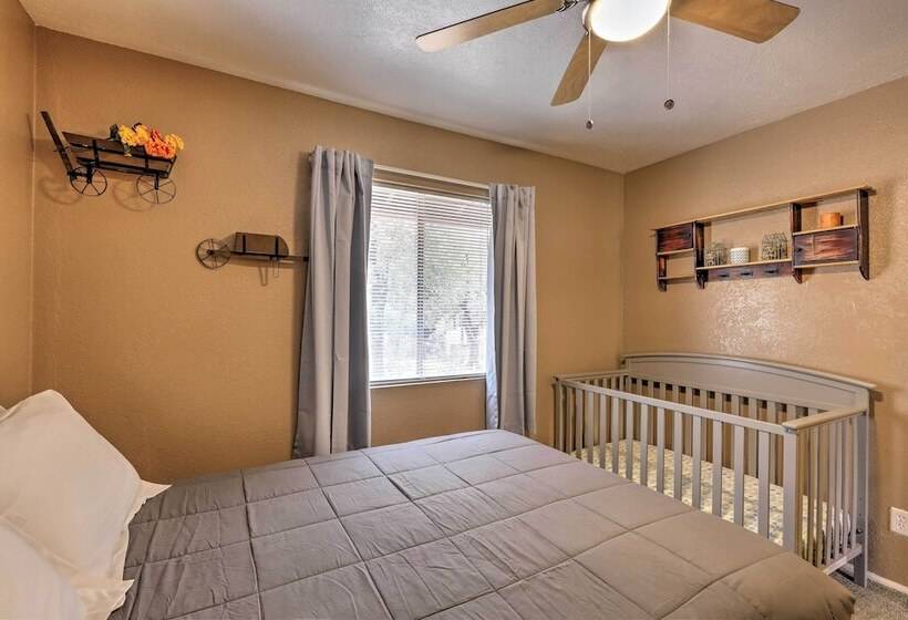 Bright Pine Cabin: Direct Trail Access & Deck!