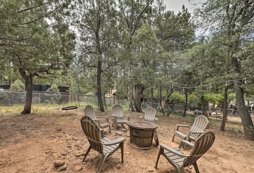 Bright Pine Cabin: Direct Trail Access & Deck!