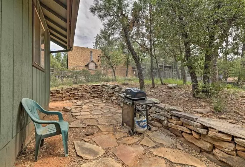 Bright Pine Cabin: Direct Trail Access & Deck!