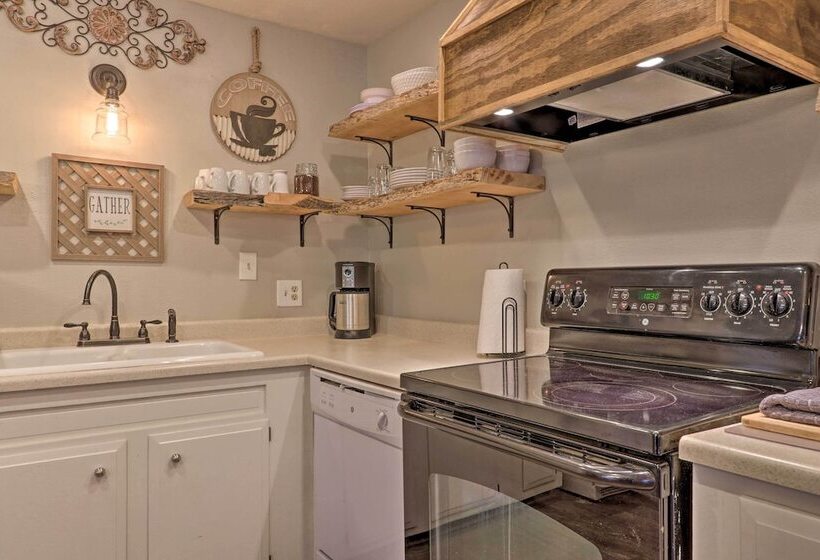 Charming Cottage With Tonto National Forest Views!