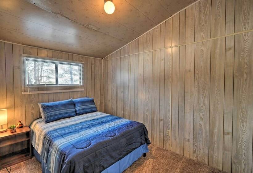Cozy Cabin Retreat W/ Onsite Trail Access!