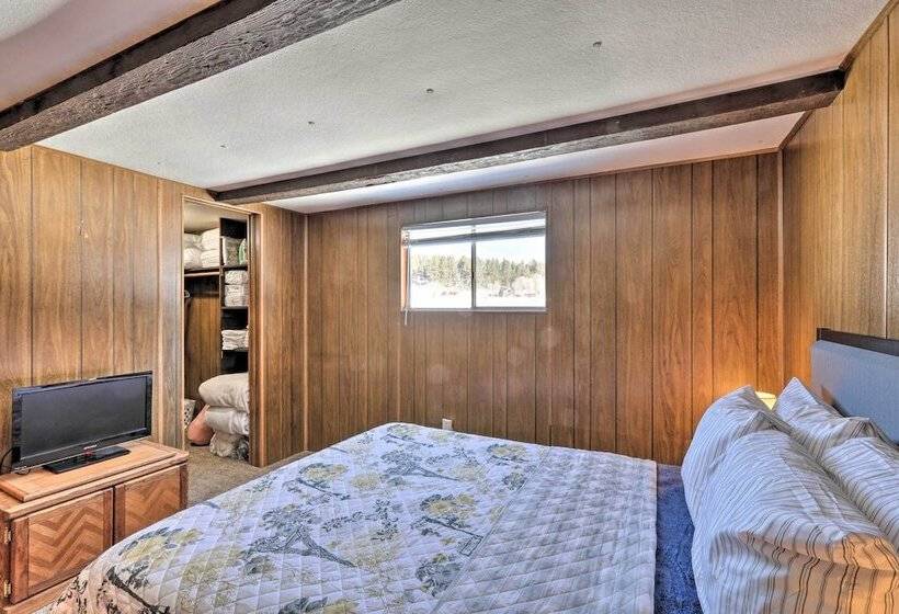 Cozy Cabin Retreat W/ Onsite Trail Access!