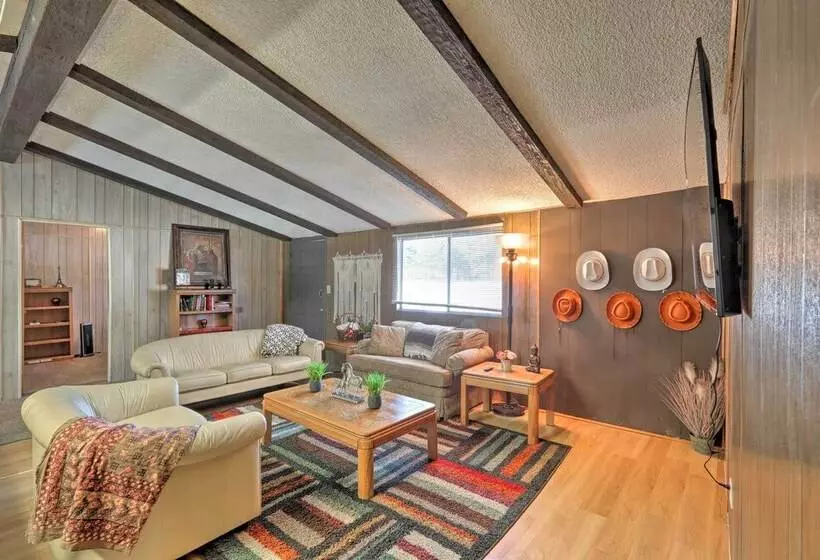 Cozy Cabin Retreat W/ Onsite Trail Access!