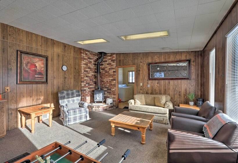 Cozy Cabin Retreat W/ Onsite Trail Access!