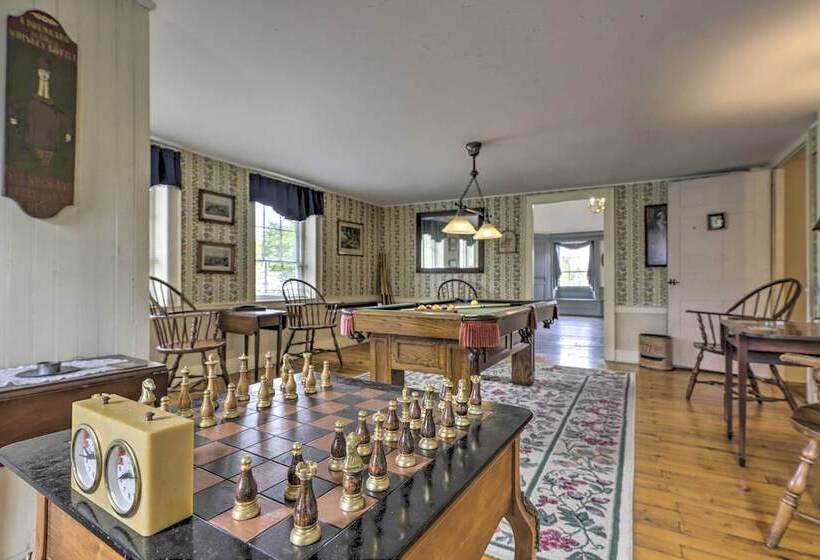 Elegant Norwich House W/ Billiards Room & Ballroom