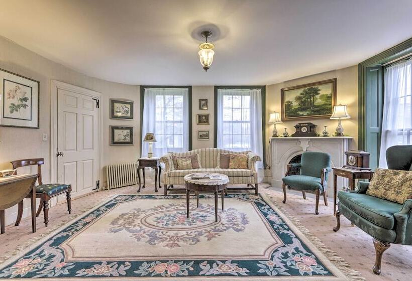 Elegant Norwich House W/ Billiards Room & Ballroom