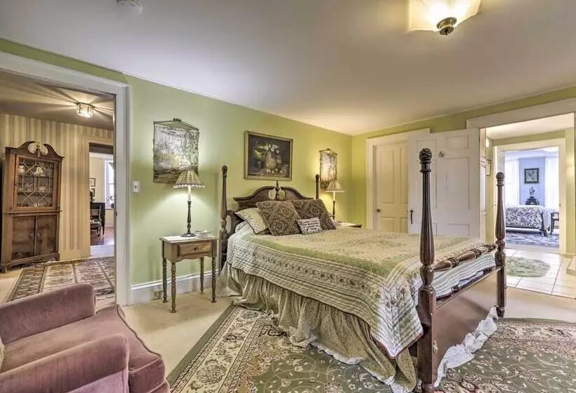 Elegant Norwich House W/ Billiards Room & Ballroom