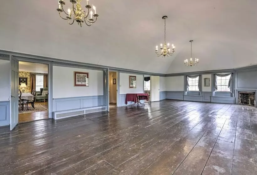 Elegant Norwich House W/ Billiards Room & Ballroom