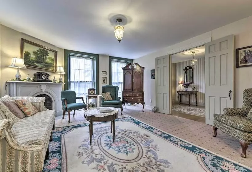 Elegant Norwich House W/ Billiards Room & Ballroom