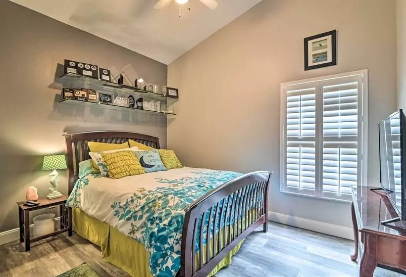 Florida Family Home W/ Dock On Saw Mill Lake!