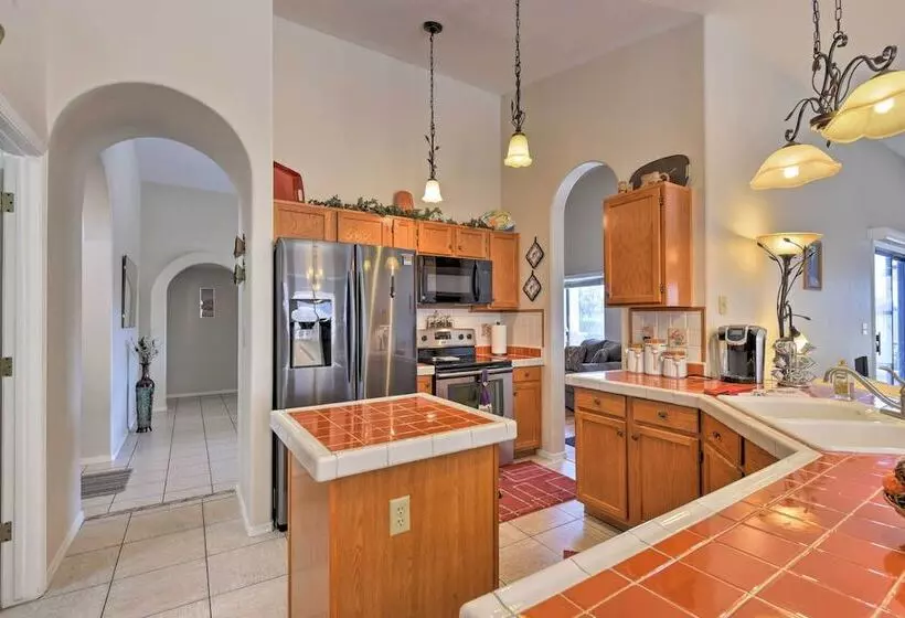 Glendale Home W/ Pool   Walk To Nfl Games!