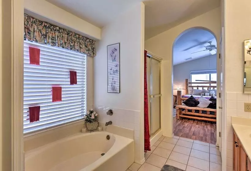 Glendale Home W/ Pool   Walk To Nfl Games!