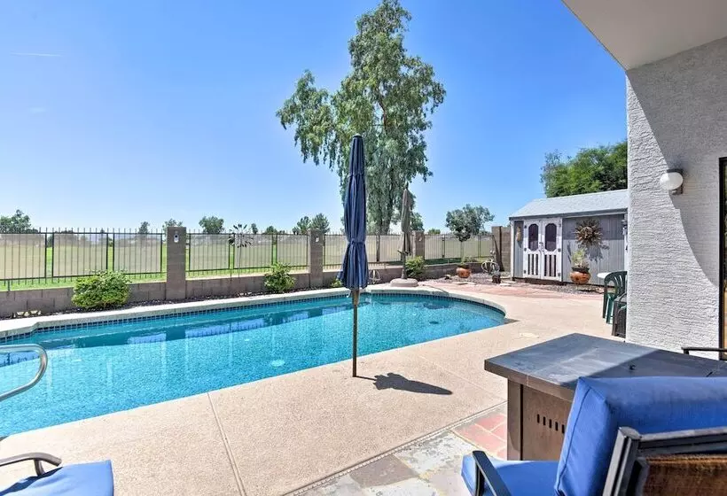 Glendale Home W/ Pool   Walk To Nfl Games!