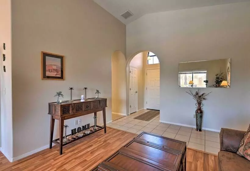 Glendale Home W/ Pool   Walk To Nfl Games!