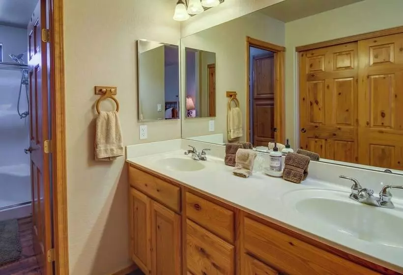 Heber Overgaard Cabin W/ Bbq Patio & Fire Pit!
