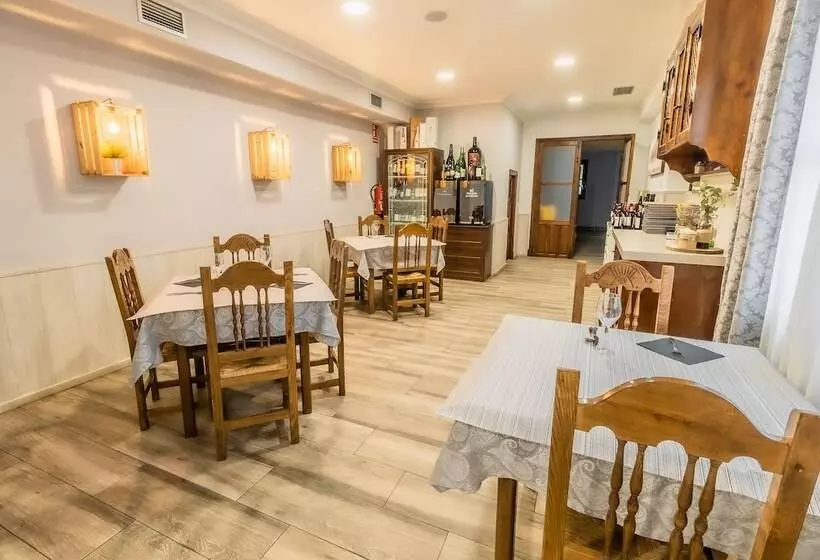 Hotelli Hostal El Bomba