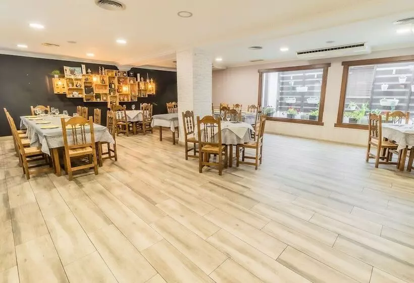 Hotelli Hostal El Bomba