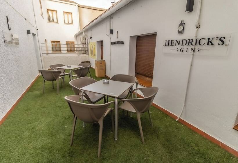 فندق Hostal El Bomba