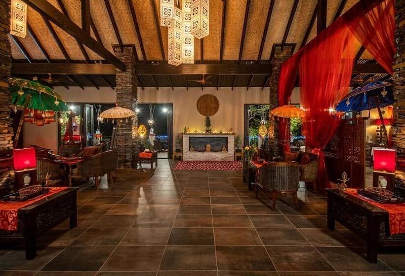 Отель The Zarafa