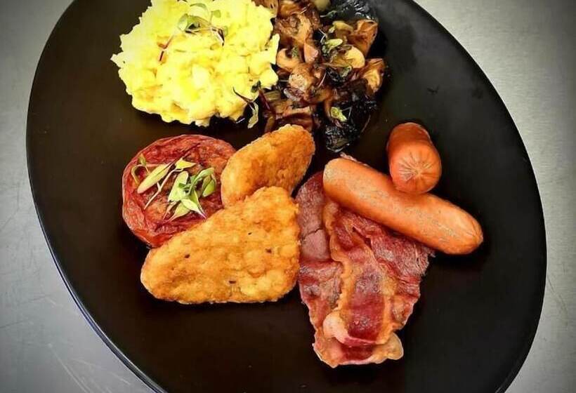 Отель The Zarafa