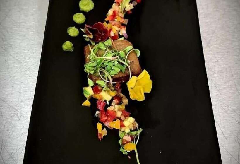 Отель The Zarafa