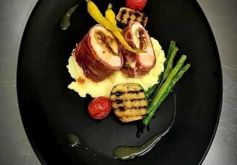 Отель The Zarafa