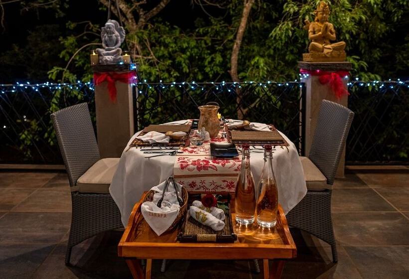 Отель The Zarafa