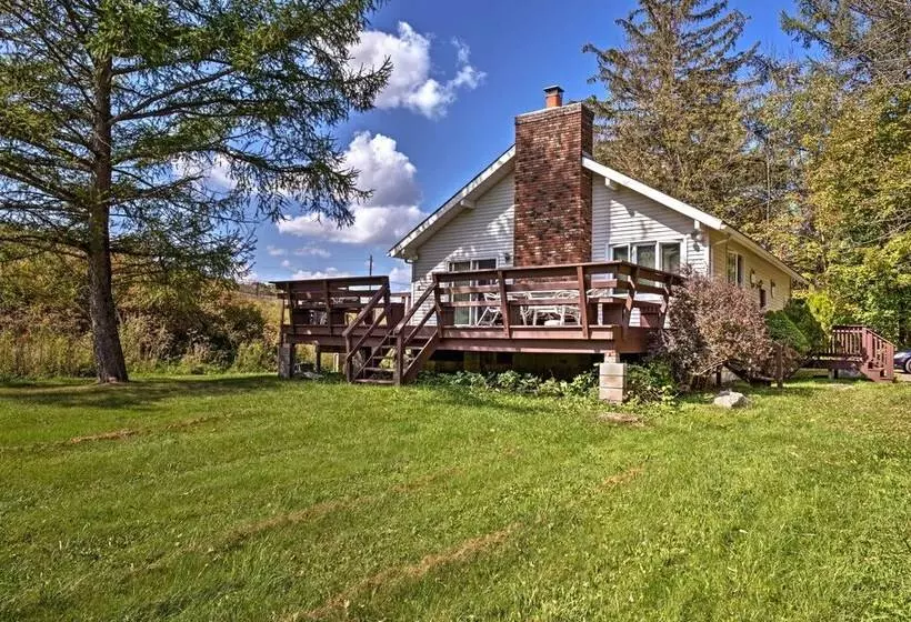 Hunter Hideaway W/ Yard & Deck: 3 Mi To Ski Slopes
