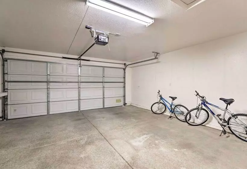 Kid Friendly Kingman Home Near Parks & Dining