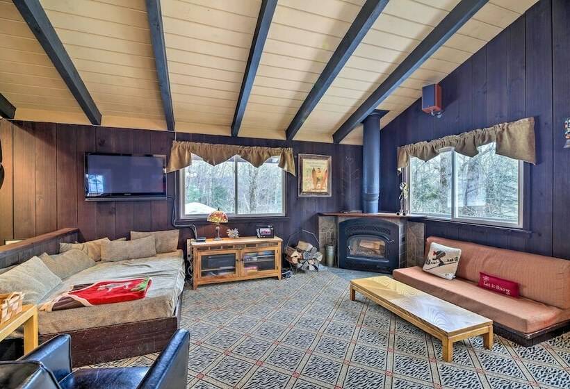 Lovely All Season Mountain Retreat, 4 Mi To Skiing