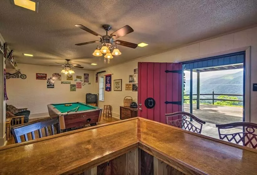 Maggie Valley Gem W/ Blue Ridge Mtn View + Hot Tub
