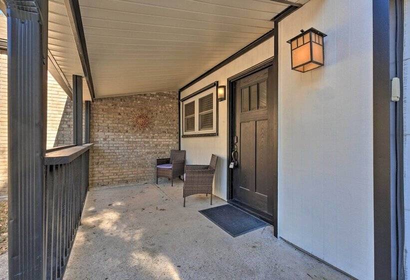 Modern Coastal Bungalow W/ Yard ~ Walk To Beach!