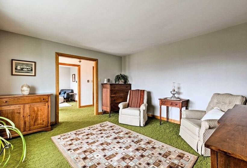 Quaint Elkton Home Near Shenandoah National Park!