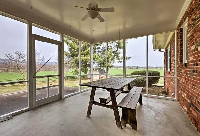 Quaint Elkton Home Near Shenandoah National Park!