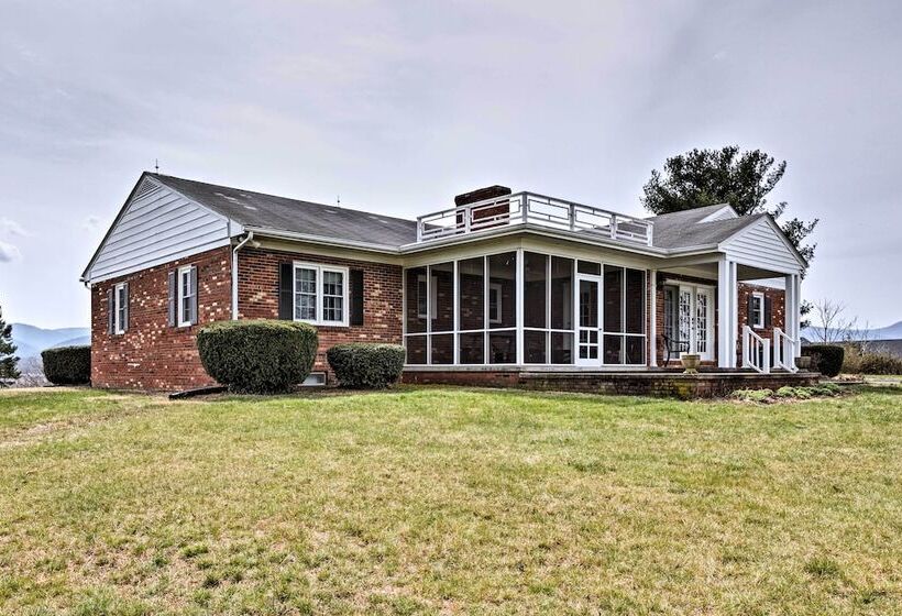 Quaint Elkton Home Near Shenandoah National Park!