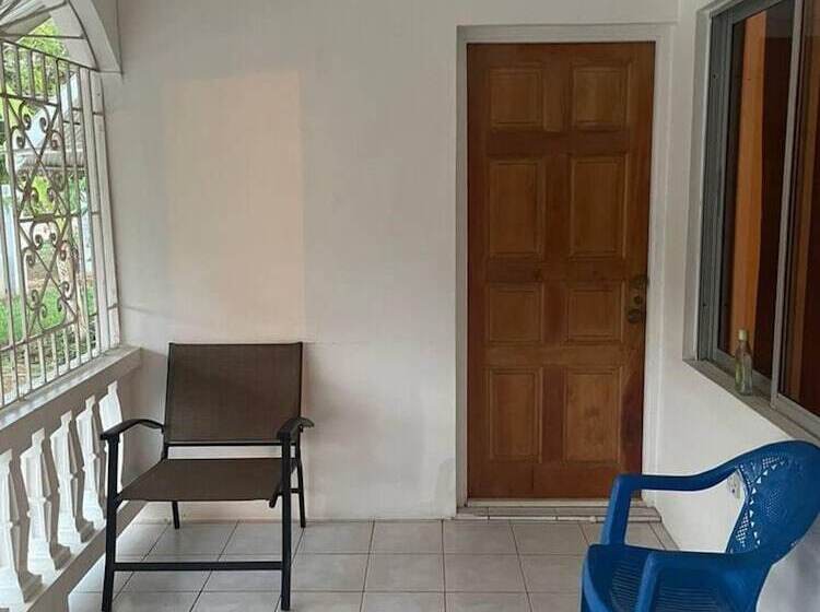 اقامتگاه Stunning 3 Bed House In Falmouth