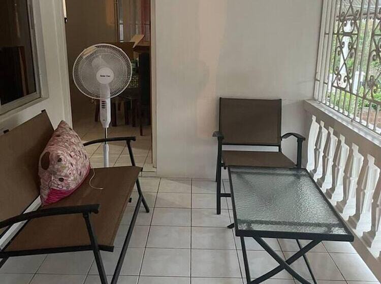 اقامتگاه Stunning 3 Bed House In Falmouth