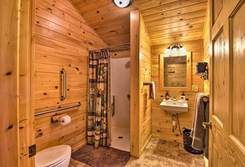 Rural Cabin Hideaway W/ Fire Pit & Mtn Views!