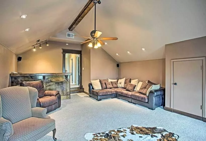 Blue Ridge Home W/ Game Room: 14 Mi To Mckinney!
