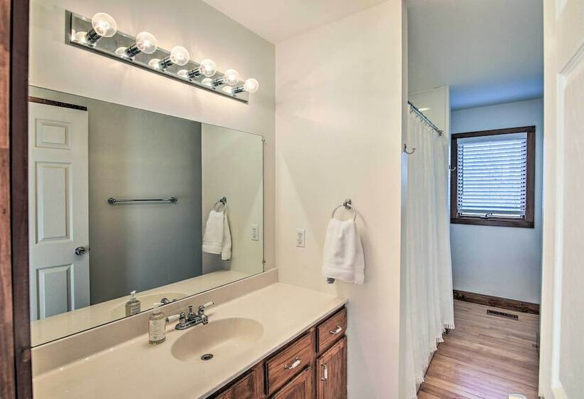 Secluded Hilltop Columbia Home W/ Deck + Views!