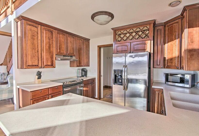 Secluded Hilltop Columbia Home W/ Deck + Views!