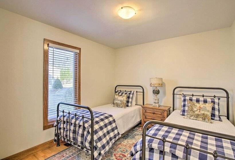 Secluded Hilltop Columbia Home W/ Deck + Views!