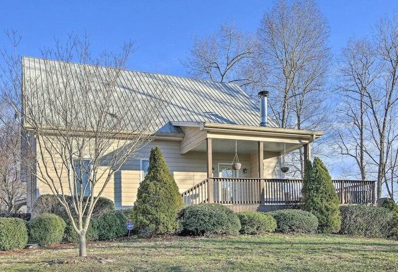 Secluded Hilltop Columbia Home W/ Deck + Views!