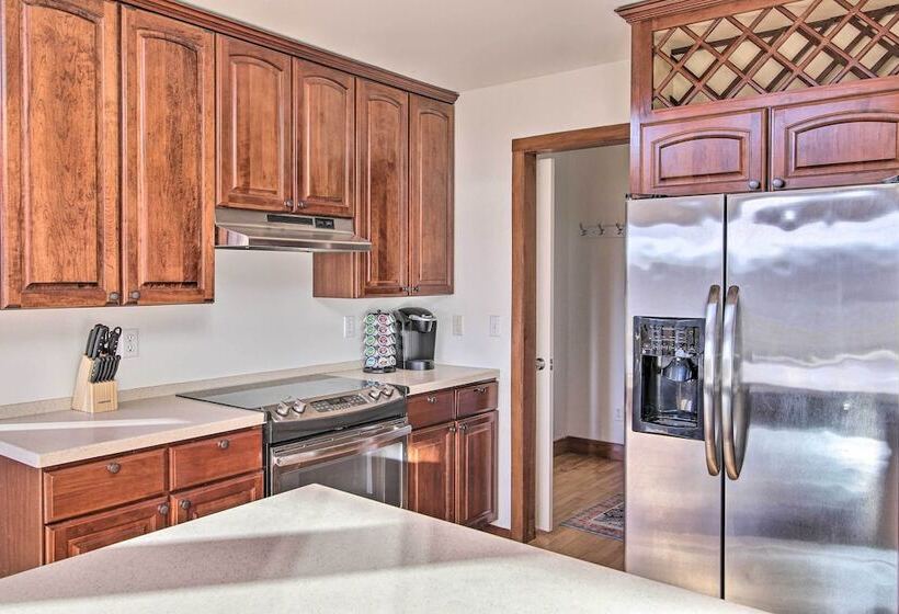 Secluded Hilltop Columbia Home W/ Deck + Views!