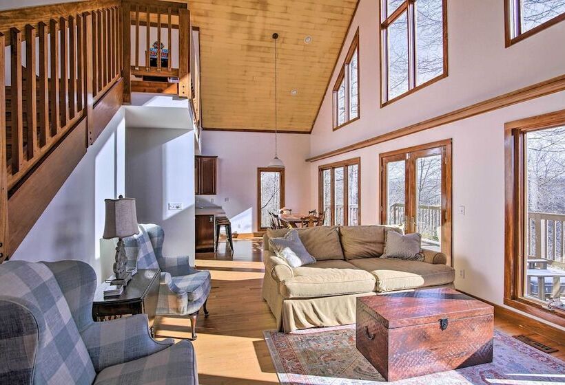 Secluded Hilltop Columbia Home W/ Deck + Views!