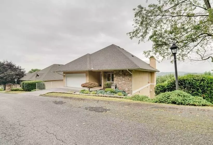 Sevierville Home W/ Mountain Views ~ 1 Mi To Town!