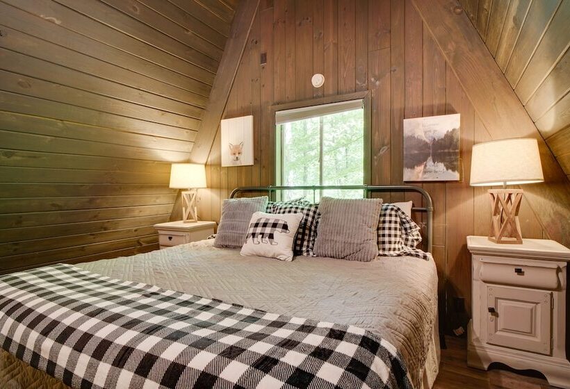 Snuggle Inn  In The Heart Of Chalet Village!