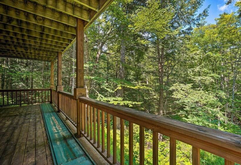 Spacious Dover Home W/ Sauna < 5 Miles To Ski!
