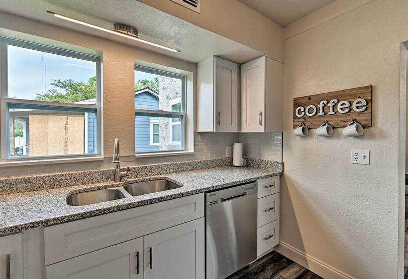 Walk To Dtwn: Winter Garden Home W/ Patio